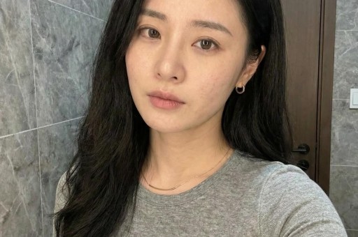 原来他是单依纯背后的男人娱乐老总身家上亿难怪敢回怼李荣浩